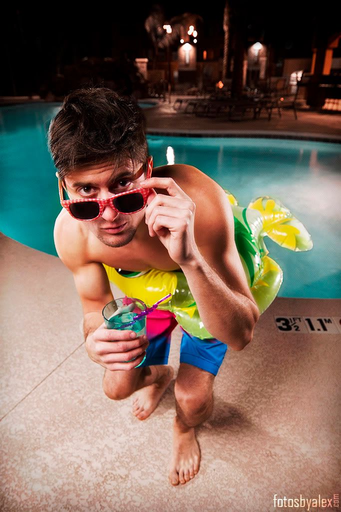 IMAGE: http://i45.photobucket.com/albums/f59/vegasboy301/Nicky%20Flippers%202011/nickydarkfba.jpg