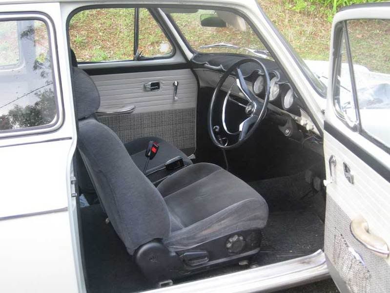 http://i45.photobucket.com/albums/f60/turbo54/Interior-front.jpg