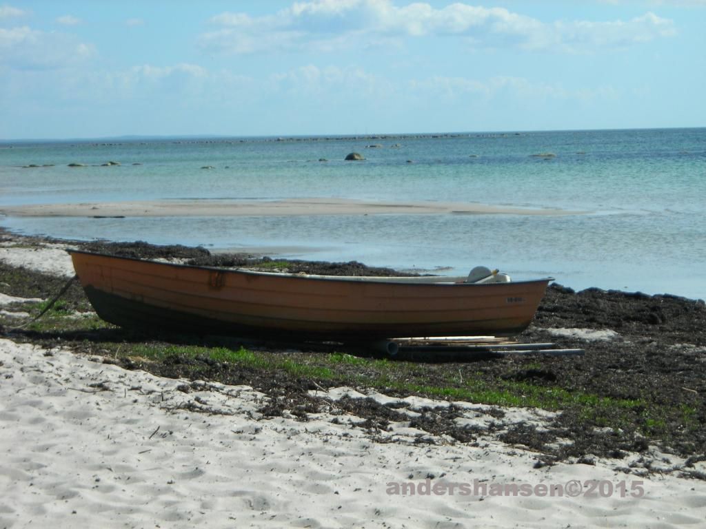  photo 009_Rowboat_On_the_Beach_zpsa6427410.jpg