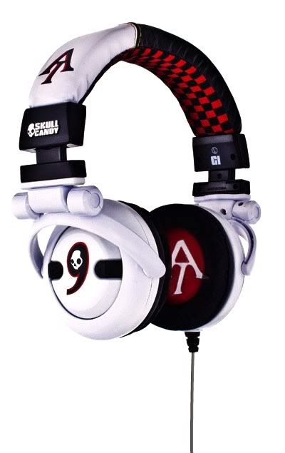 Deep Bass Headphones on Djryb Com  Skullcandy S Nba Player Series Headphones  Great Idea