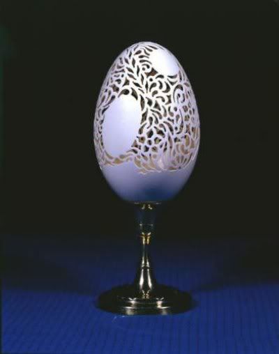 Esculturas em casca de ovo.