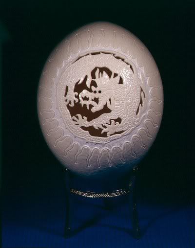 Esculturas em casca de ovo.