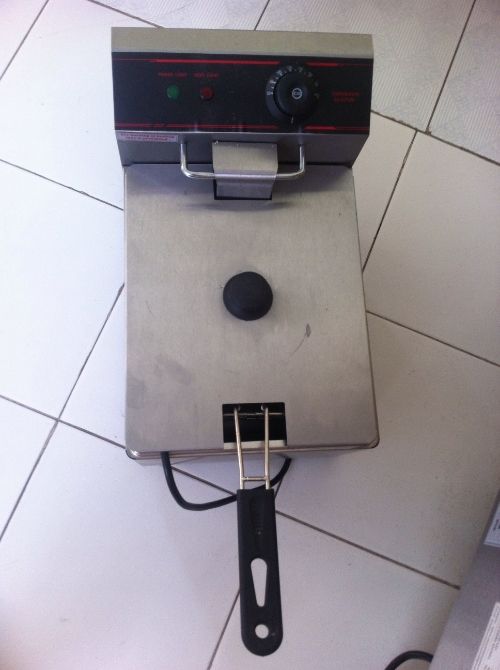 Bán thùng chở hàng composite 99.9%, máy chiên 98%