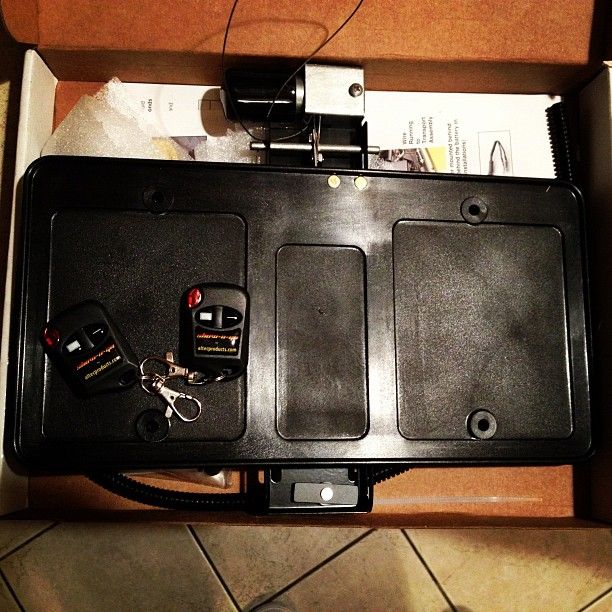 fs Show n' Go Electronic retractable Remote Flip Up Plate Holder NY