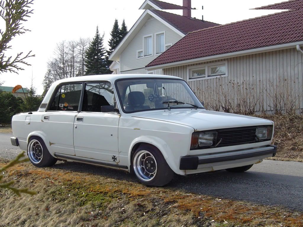 989197lada2vscc81.jpg