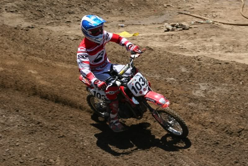 IMAGE: http://i45.photobucket.com/albums/f83/bluesan0/036_36.jpg