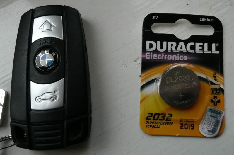 Replacing the battery in a bmw key #3
