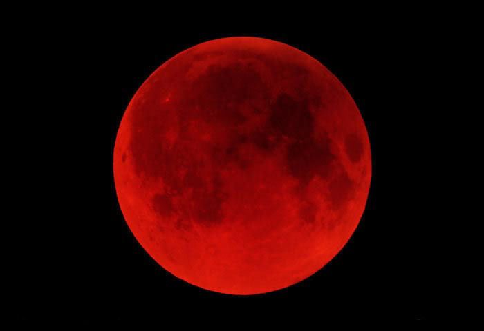Red Moon Pictures, Images and Photos
