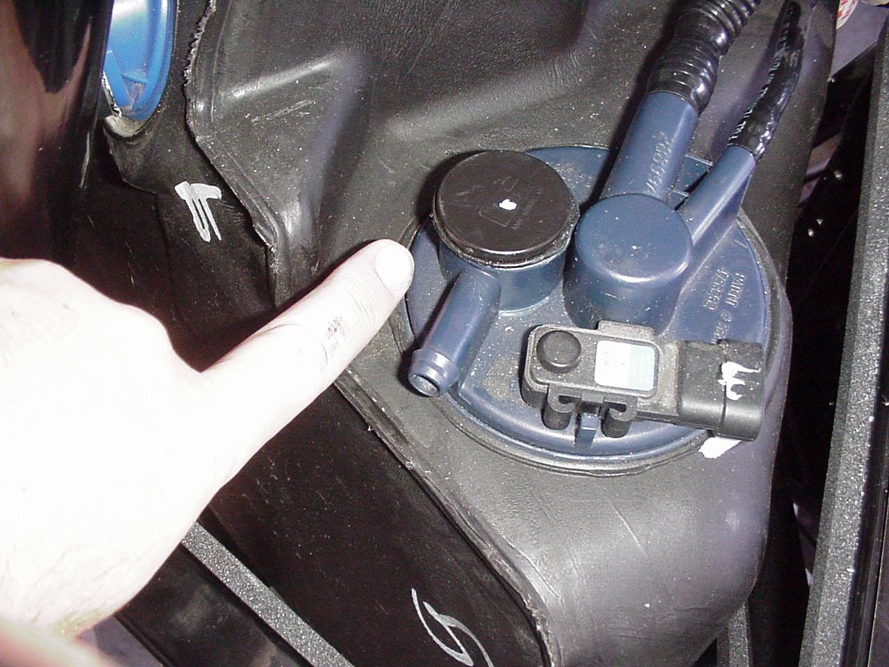 Leaking Td5 Fuel Tank Heres How To Stop It Fast - g9u25ft
