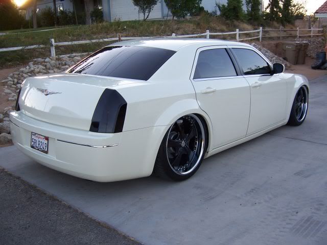 Chrysler 300 black rims #4