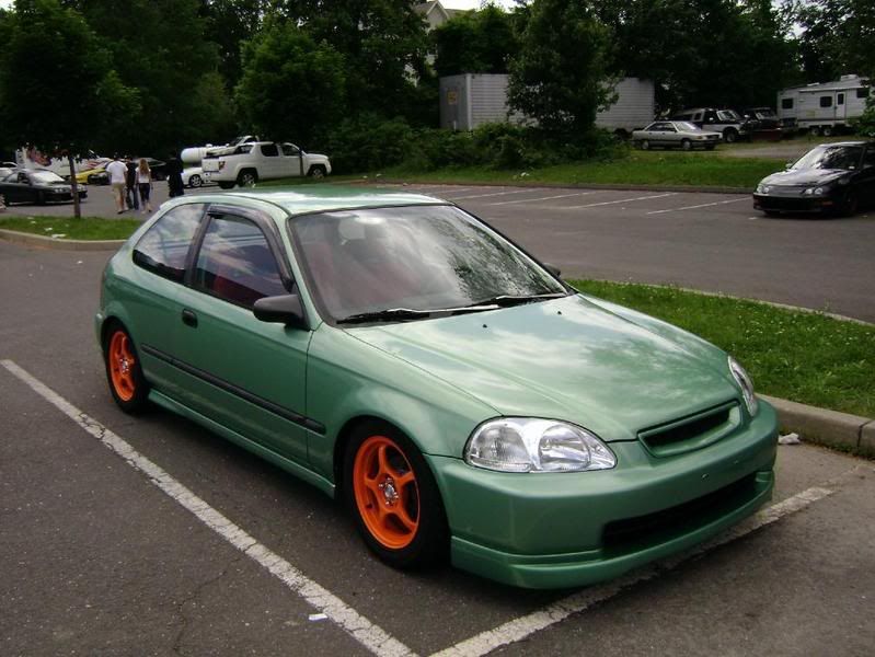 http://i45.photobucket.com/albums/f97/itstmakbaby/96%20Midori%20Green%20Hatch/june1-1.jpg