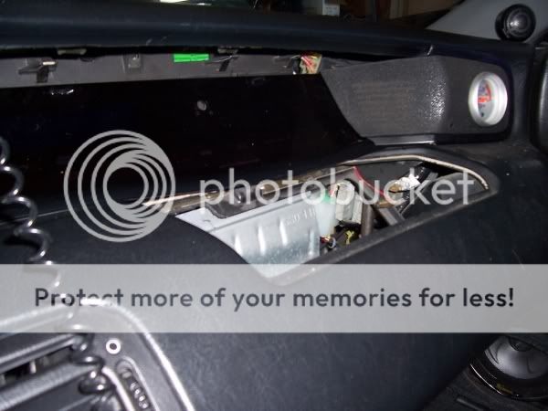 lcd monitor in pass airbag location - Last Post -- posted image.